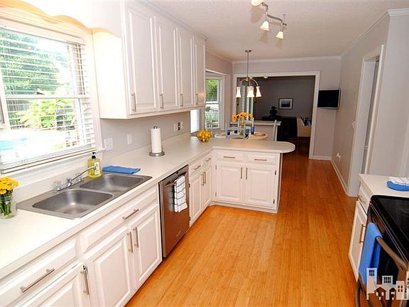 5th image of 3220 Grey Leaf Dr