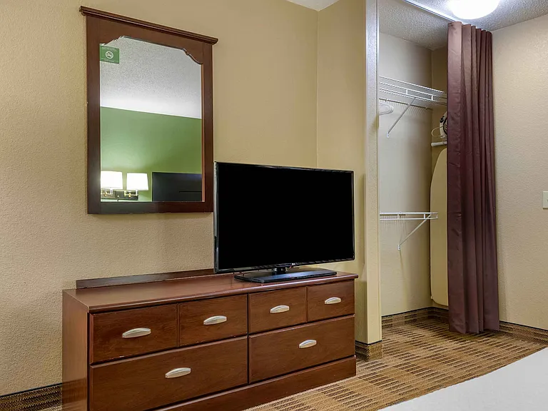 Studio Suite - 1 Queen Bed