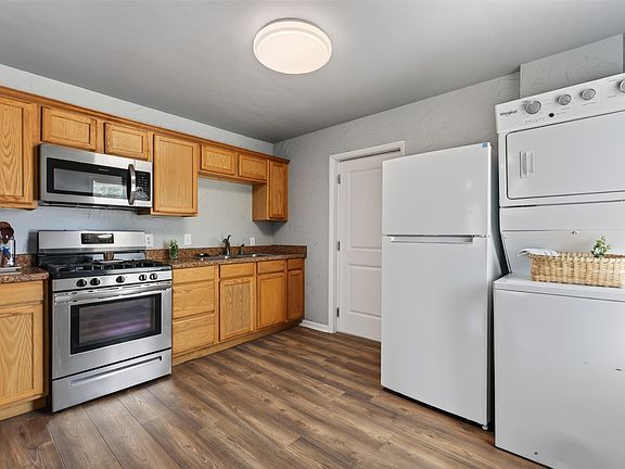 5th image of 307 W 11th St