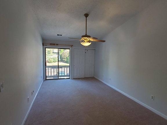 4th image of 31 Colton Cir #31