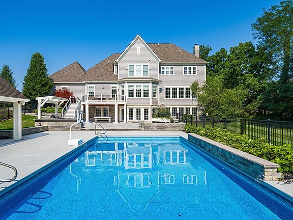 4th image of 1951 Woodland Hall Dr
