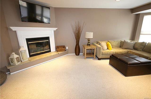 1st image of 9 Oxford Ct #11