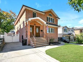 5830 254th St, Flushing, NY 11362