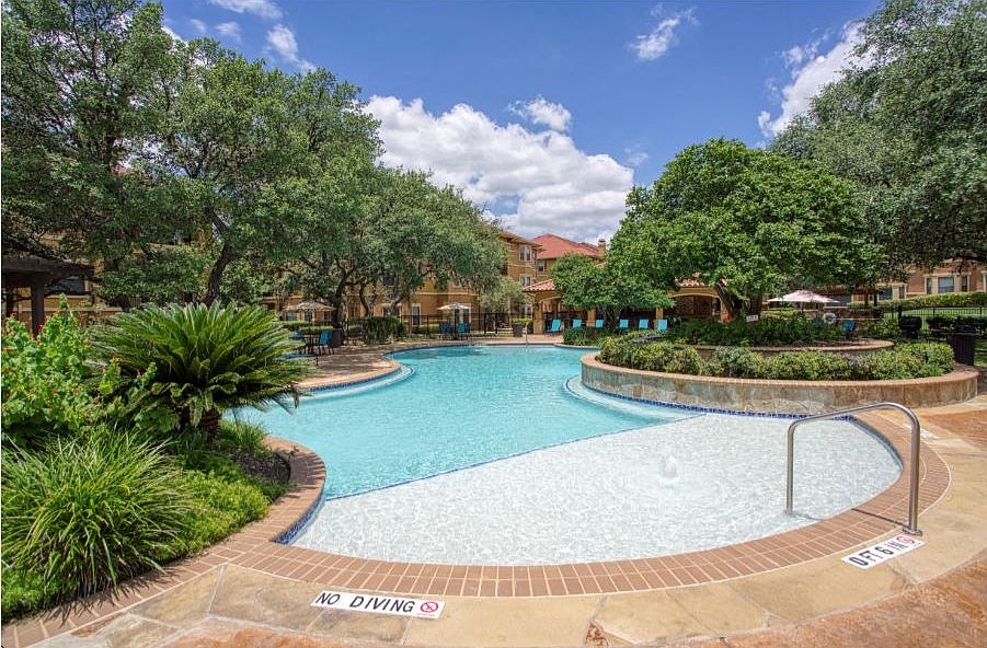 Montecristo Pool Area