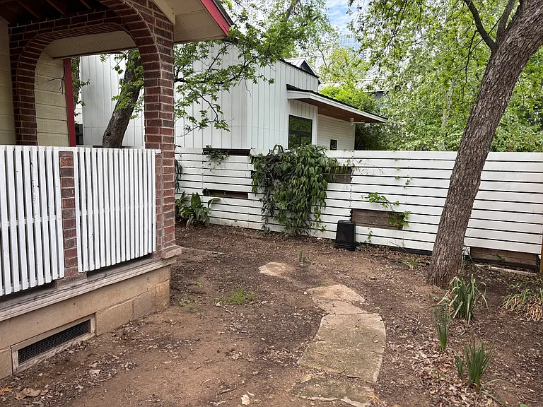 1313 Holly St — Photo 16