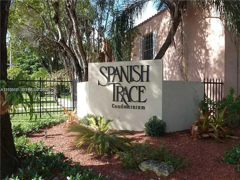 10794 N Kendall Dr — Photo 3