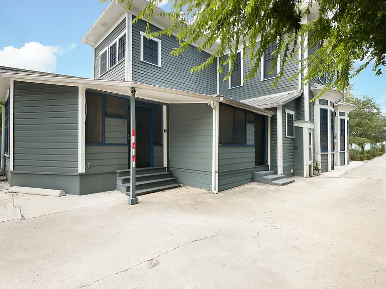 Delaware St — Photo 31