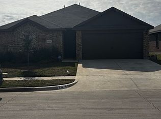 1876 Willow Creek Rd, Lancaster, TX 75146