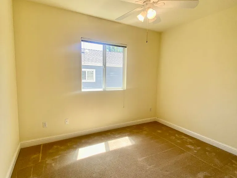 2319 Glacier Pl #B — Photo 15