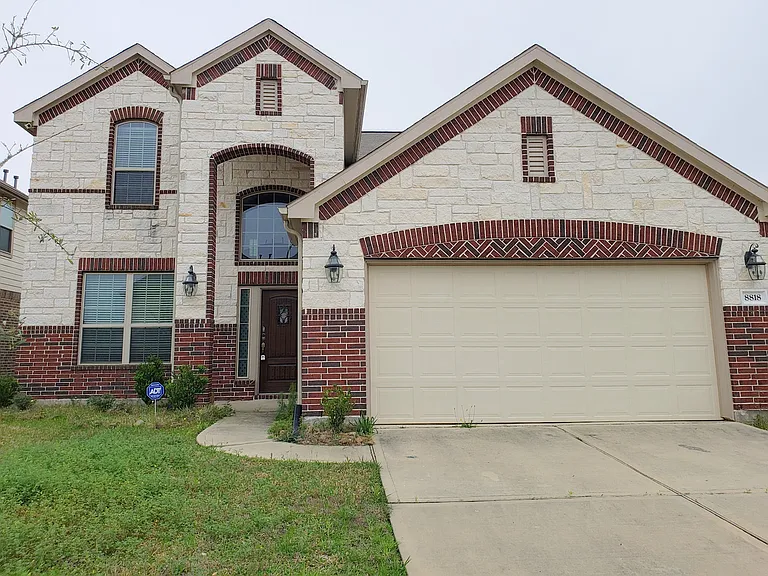 8818 Cornina Dr — Photo 1