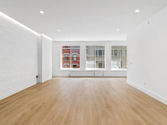 3rd image of 160 Franklin St APT 5