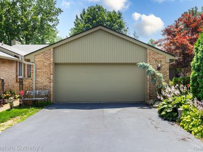 709 Arbor Ct #2, Bloomfield Hills, MI, 48304