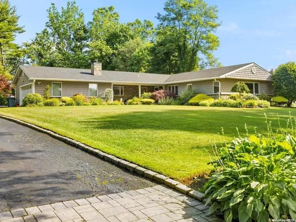 5 Ebbtide Lane, Dix Hills, NY 11746