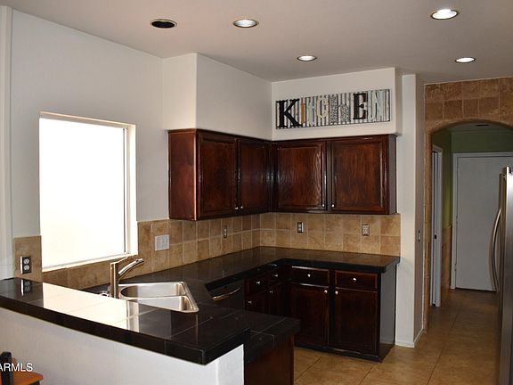 4th image of 3407 E Rockwood Dr