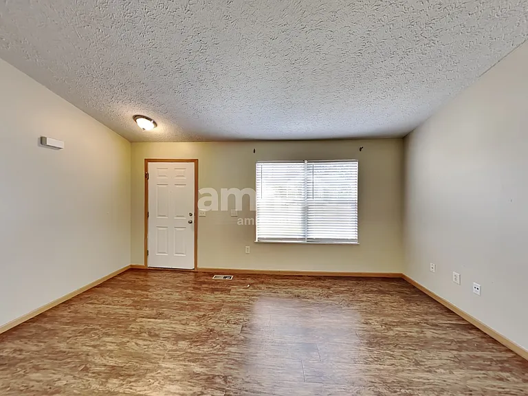 398 Flat River St — Photo 5