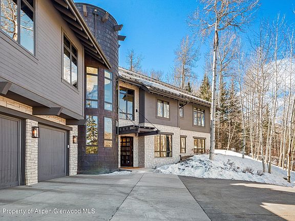 3rd image of 32 Elk Ridge Ln