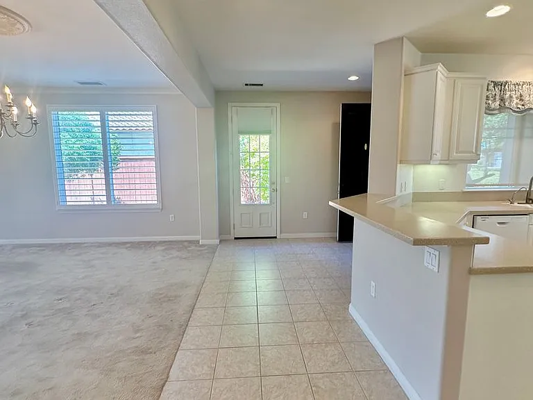2653 Traditions Loop — Photo 8
