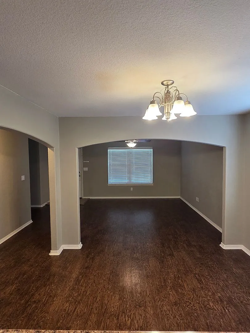 Must See Charming Home! — Photo 4