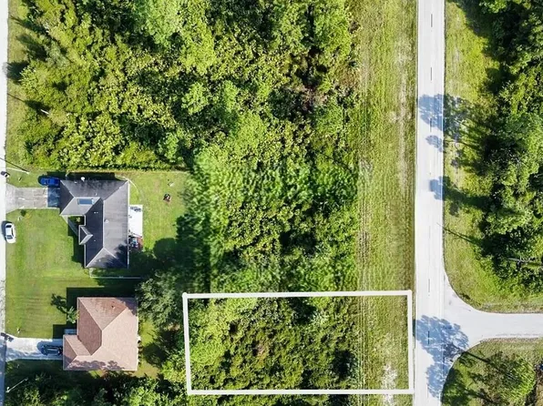 732 Columbus Blvd, Lehigh Acres, FL 33974