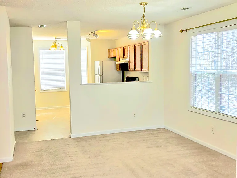 2707 Stadium Dr — Photo 4