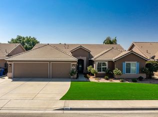1081 W Pepper Dr, Hanford, CA 93230