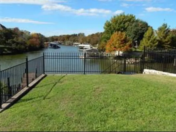 8401 Sunset Cove Dr, Fort Worth, TX 76179