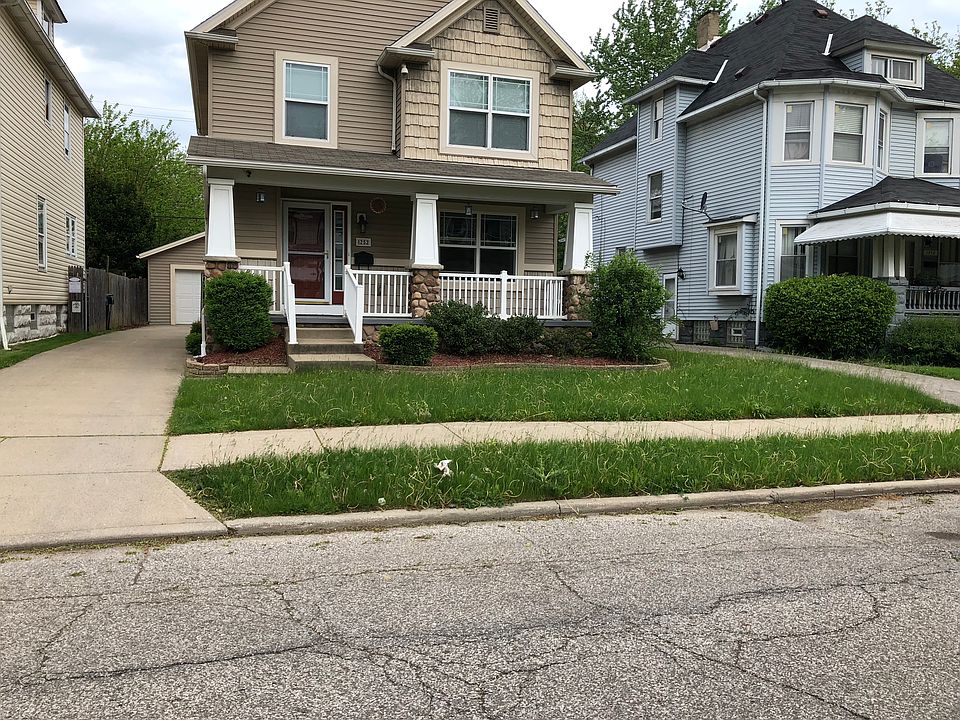 1st image of 1252 E 111th St