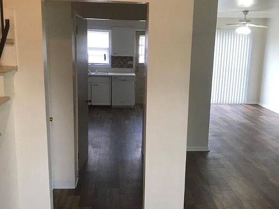 2nd image of 4400 Eastridge Dr APT 10