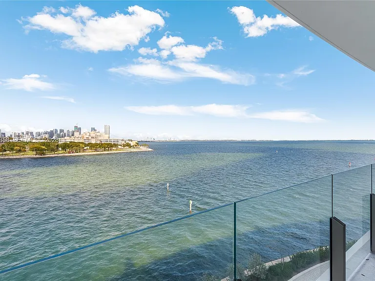 5 Grove Isle Dr #L502 — Photo 3
