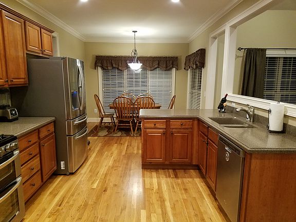 Kitchen facing dinette