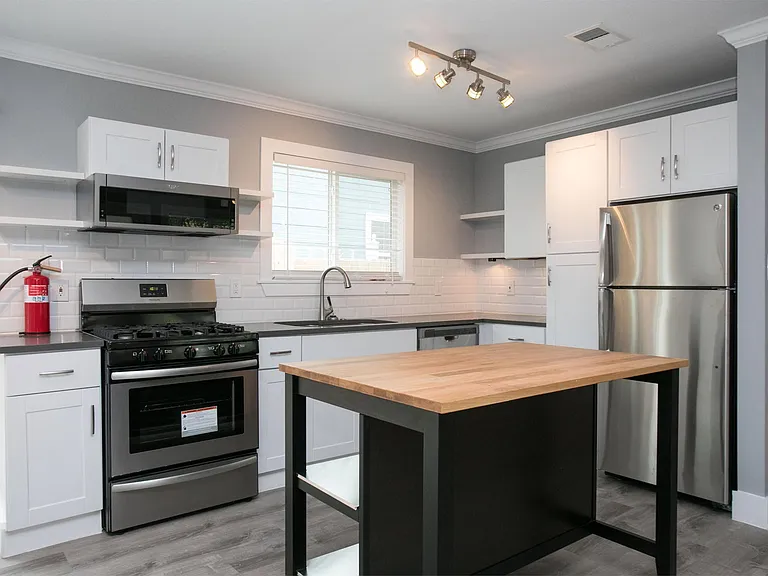 1103 Booker Ave #B — Photo 31