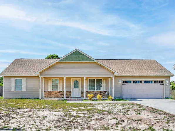 213 Lockwood Court, Hubert, NC 28539