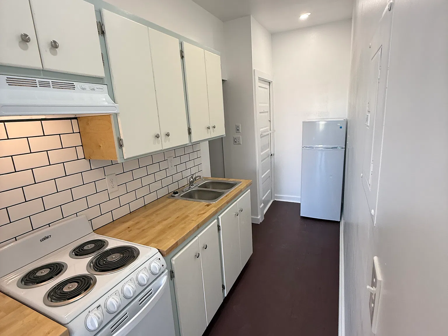 Studio, 200 sqft, $818 — Photo 2