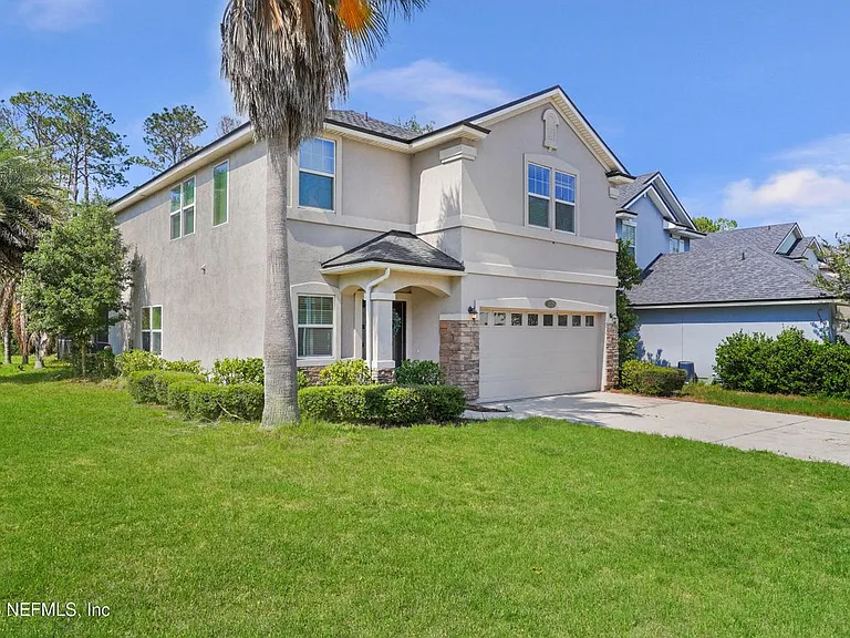 352 Silver Glen Ave — Photo 3