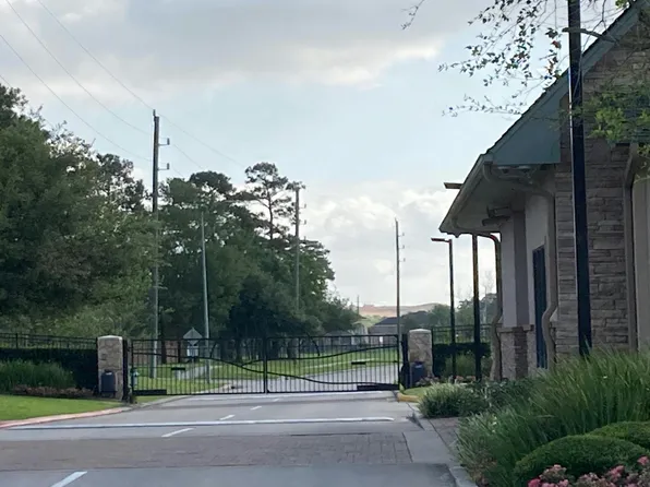 4835 Canyon Shore Dr, Humble, TX 77396