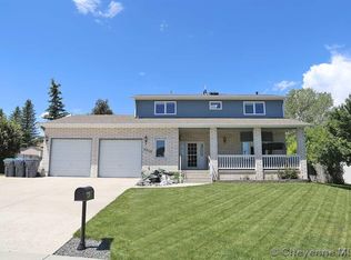 5308 Meadowbrook Dr, Cheyenne, WY 82009
