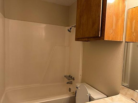 4th image of 1000 Cheryl St #A