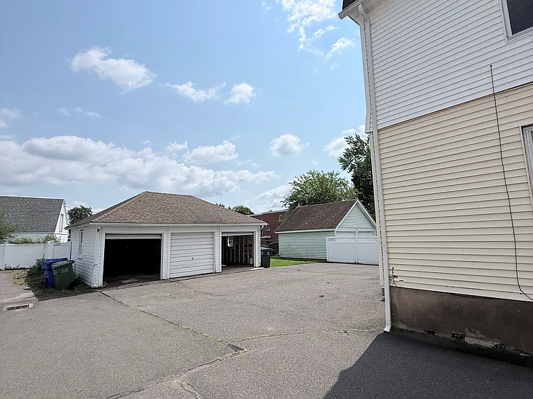 226 Whiting Ln #2 — Photo 26
