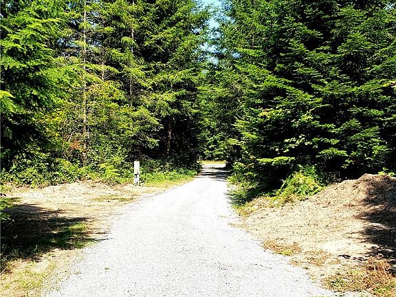 2nd image of 186 Rainier Dr