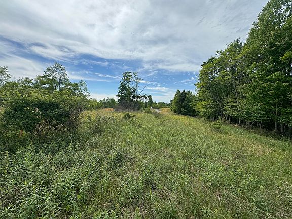 2nd image of River Ridge Ln