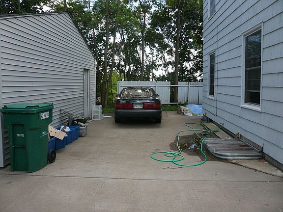 5th image of 2000 Maryland Ave E