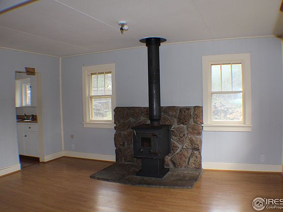 5th image of 300 Stanley Ave