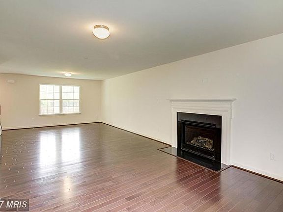 4th image of 1212 Ringgold Ln