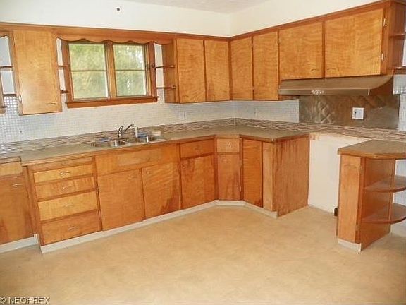 2nd image of 6529 Amelia Ave