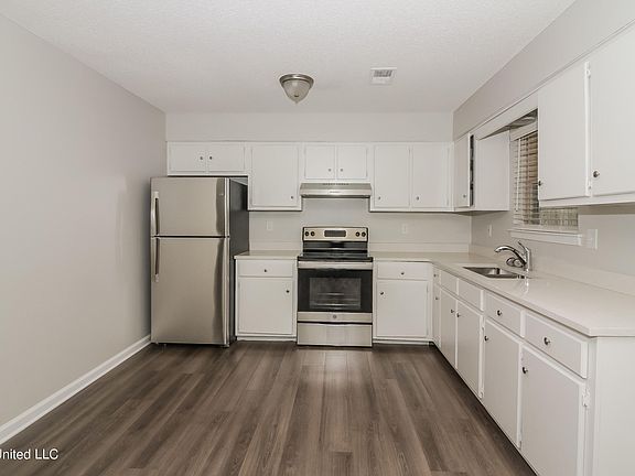 3rd image of 3480 Carroll Dr