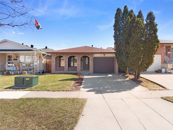 45 Juniper Dr, Hamilton, ON L8E 4C7