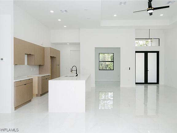 5th image of 716 Calvin Ave