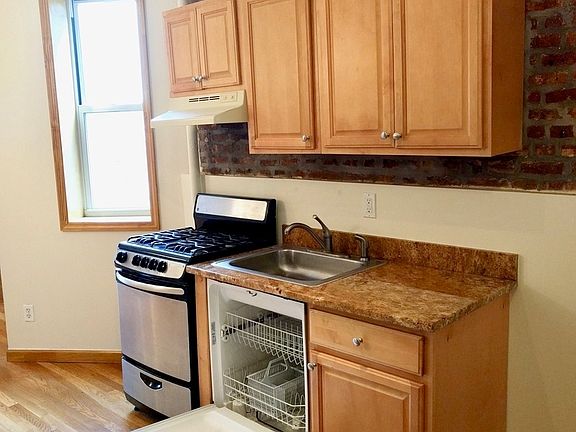 3rd image of 326 21st St #A