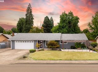 1852 NE Sunrise Ln, Hillsboro, OR