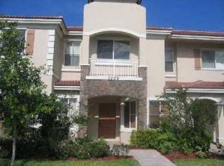 809 SW 83rd Ave, Pembroke Pines, FL 33025